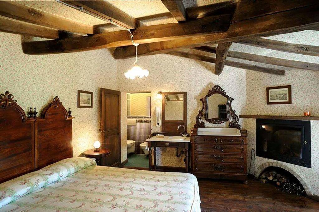 Agriturismo La Fenice Tole Bagian luar foto